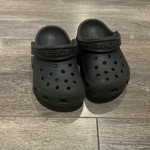 Black crocs size 7
